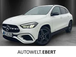 Polarweiß Gebraucht 2024 Mercedes GLA200 AMG SUV | 43.880 € (Fairer Preis)