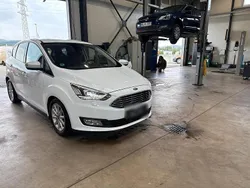 Weiß Gebraucht 2017 Ford C-MAX Van / Kleinbus | 9.000 € (Fairer Preis)