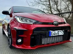 Rot Gebraucht 2024 Toyota Yaris Kleinwagen | 40.990 € (Etwas zu teuer)