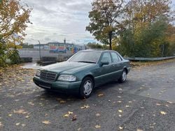 Grün Gebraucht 1993 Mercedes C180 Classic Limousine | 1.000 €