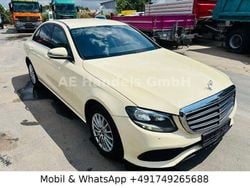 Beige Gebraucht 2017 Mercedes E220 Limousine | 7.490 €