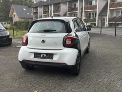 Weiß Gebraucht 2015 Smart ForTwo Coupé Passion Kleinwagen | 8.000 €