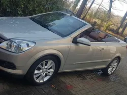 Silber Gebraucht 2007 Opel Astra Cabriolet Cabrio | 3.290 € (Teuer)