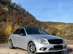 Grau Gebraucht 2009 Mercedes C350 AMG Limousine | 10.499 € (Etwas zu teuer)