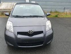 Grau Gebraucht 2009 Toyota Yaris Limousine | 3.800 € (Fairer Preis)
