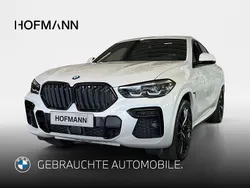 Mineralweiß metallic Gebraucht 2022 BMW X6 M Sport SUV | 60.835 € (Guter Preis)