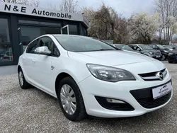 Weiß Gebraucht 2012 Opel Astra Selection Limousine | 3.990 € (Guter Preis)