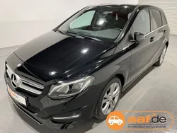 Schwarz Gebraucht 2016 Mercedes B200 Van / Kleinbus | 13.950 € (Fairer Preis)