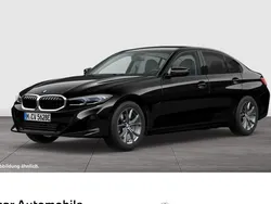 Schwarz Gebraucht 2022 BMW 320e Shadowline Limousine | 30.970 € (Fairer Preis)