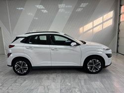 Weiß Gebraucht 2022 Hyundai Kona Select SUV | 19.650 € (Etwas zu teuer)