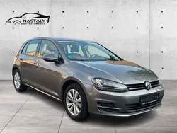 Grau Gebraucht 2016 VW Golf VII Comfortline Limousine | 12.700 € (Fairer Preis)
