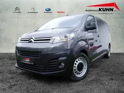 Grau / platiniumgrau Neu 2024 Citroën e-Jumpy Van / Kleinbus | 48.880 €