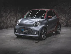 Titania grey (matt) Gebraucht 2024 Smart ForTwo Electric Drive Passion Cabrio | 19.555 € (Teuer)