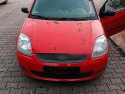 Rot Gebraucht 2007 Ford Fiesta Kleinwagen | 700 € (Superpreis)