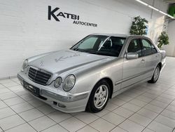 Grau Gebraucht 2001 Mercedes E240 Elegance Limousine | 5.950 € (Fairer Preis)