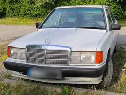 Weiß Gebraucht 1992 Mercedes 190 Limousine | 3.299 €