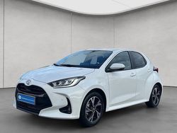 Weiß Neu 2025 Toyota Yaris Hybrid Limousine | 23.990 € (Guter Preis)