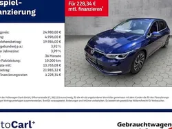Blau Gebraucht 2021 VW Golf VIII Style Limousine | 24.980 € (Guter Preis)