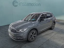 Grau Gebraucht 2024 VW Tiguan Move SUV | 36.656 € (Fairer Preis)