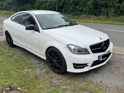 Weiß Gebraucht 2012 Mercedes C180 AMG Coupé | 8.999 €