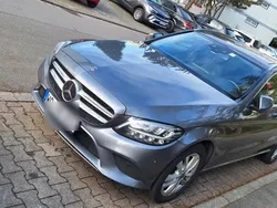Grau Gebraucht 2018 Mercedes C220 Kombi | 20.000 €