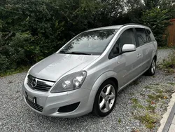 Silber Gebraucht 2012 Opel Zafira Van / Kleinbus | 3.490 € (Teuer)
