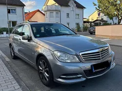 Grau Gebraucht 2011 Mercedes 200 Kombi | 8.850 €