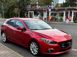 Rot Gebraucht 2014 Mazda 3 Kleinwagen | 11.000 €