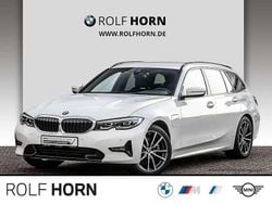 Alpinweiß uni Gebraucht 2022 BMW 320e Sport Line Kombi | 27.470 € (Fairer Preis)