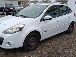 Weiß Gebraucht 2013 Renault Clio IV Limousine | 5.890 € (Fairer Preis)