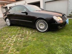 Schwarz Gebraucht 2005 Mercedes CLK220 Elegance Coupé | 6.700 € (Teuer)