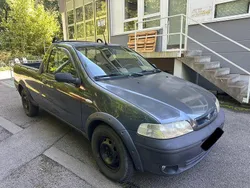 Grau Gebraucht 2003 Fiat Strada Abholung | 3.900 €