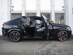 Saphirschwarz met. Gebraucht 2024 BMW X6 M Sport SUV | 91.500 € (Fairer Preis)