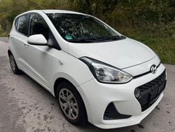 Weiß Gebraucht 2017 Hyundai i10 Trend Kleinwagen | 6.190 € (Guter Preis)