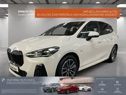 Weiß Gebraucht 2024 BMW 216 Active Tourer Luxury Line Van / Kleinbus | 29.880 € (Teuer)