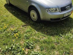 Grau Gebraucht 2003 Audi A4 Limousine | 1.750 € (Fairer Preis)