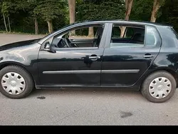 Schwarz Gebraucht 2004 VW Golf V Limousine | 2.000 € (Fairer Preis)