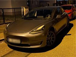 Grau Gebraucht 2019 Tesla Model 3 Long Range AWD Limousine | 21.498 € (Fairer Preis)