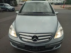 Blau Gebraucht 2005 Mercedes B200 Avantgarde Van / Kleinbus | 1.790 € (Fairer Preis)