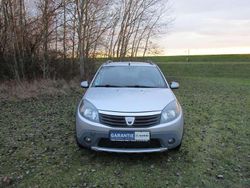 Platingrau Gebraucht 2010 Dacia Sandero Stepway Kleinwagen | 5.800 € (Teuer)