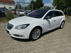Weiß Gebraucht 2012 Opel Insignia Kombi | 3.950 € (Fairer Preis)