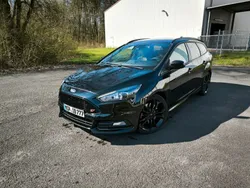 Schwarz Gebraucht 2018 Ford Focus ST Limousine | 16.000 € (Fairer Preis)