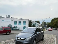Grau Gebraucht 2007 Opel Zafira Van / Kleinbus | 3.400 € (Teuer)