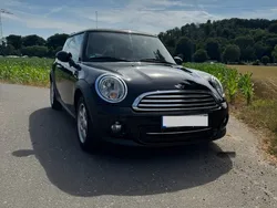 Schwarz Gebraucht 2011 Mini Cooper Kleinwagen | 5.998 € (Etwas zu teuer)