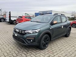 Grün Gebraucht 2024 Dacia Sandero Extreme Kleinwagen | 18.389 € (Fairer Preis)