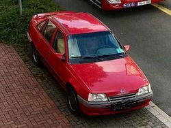 Rot Gebraucht 1991 Opel Kadett Limousine | 3.599 €