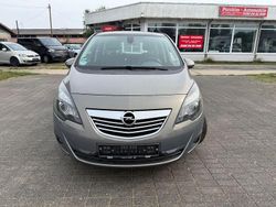 Braun Gebraucht 2010 Opel Meriva Innovation Van / Kleinbus | 3.499 € (Guter Preis)