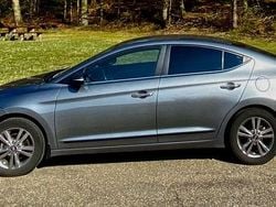 Gebraucht 2016 Hyundai Elantra Limousine | 8.500 €