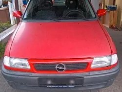 Rot Gebraucht 1994 Opel Astra Kombi | 825 €
