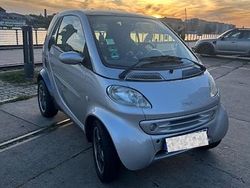 Grau Gebraucht 2002 Smart ForTwo Coupé Coupé | 2.300 €